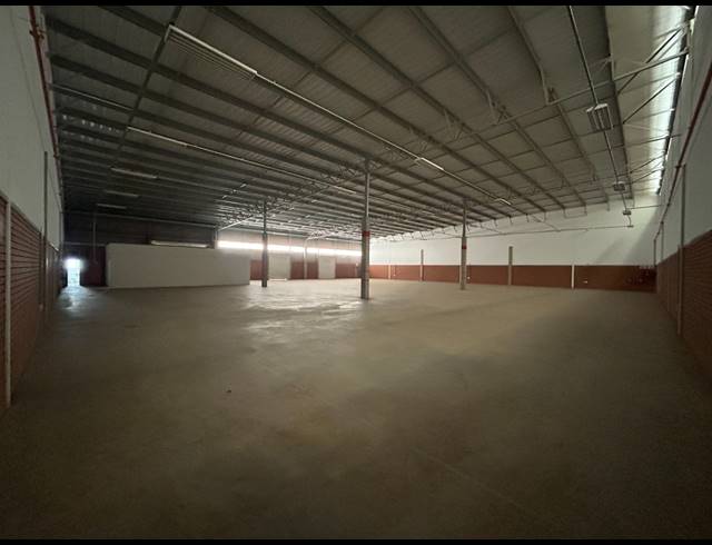 1,316M² WAREHOUSE TO LET IN CLAYVILLE